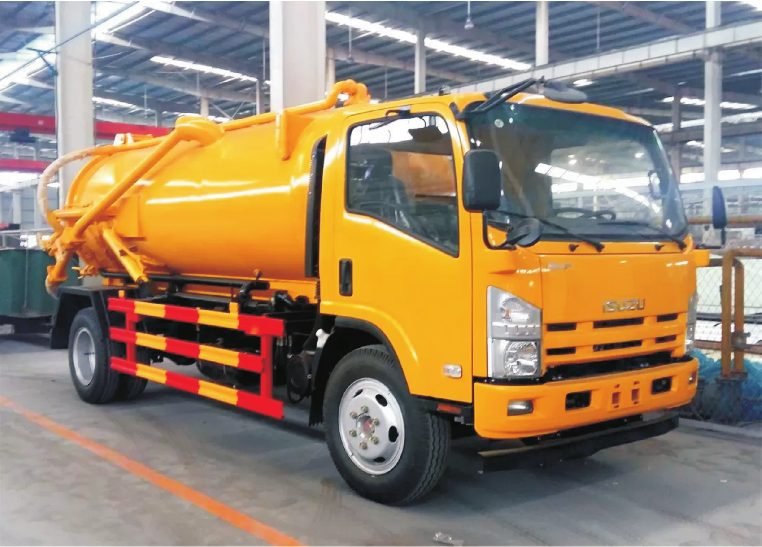 Vacuum Sewer Truck view 2